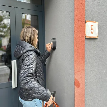 Luxury Pecka In Centre