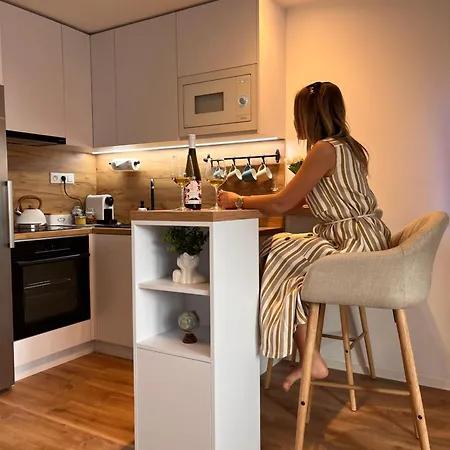 Luxury Pecka In Centre