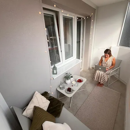 Apartment Luxury Pecka In Centre