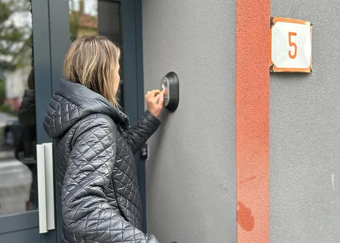 Luxury Pecka In Centre