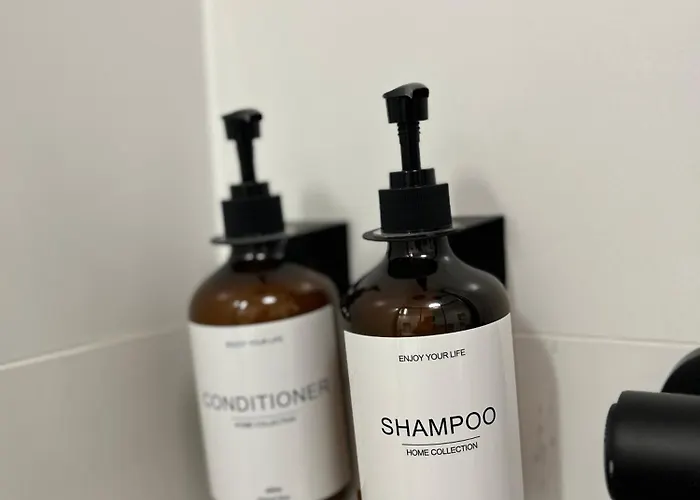 Luxury Pecka In Centre مارتون